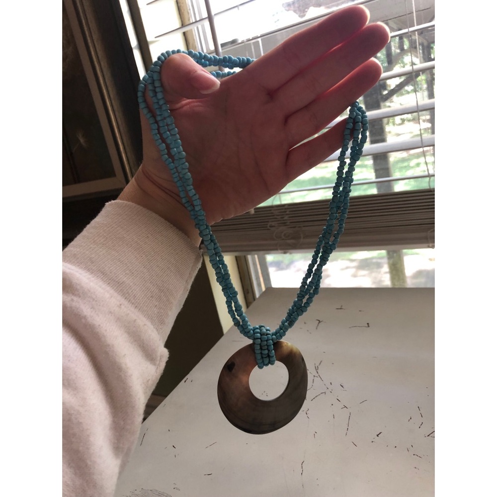 Beaded Shell Necklace - Picture 4 of 4
